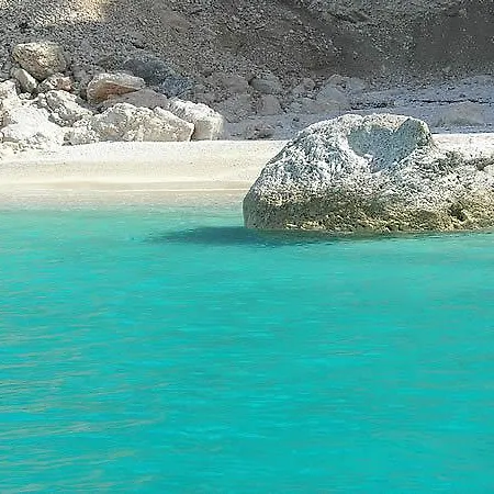 Savinos 3* Vasiliki (Lefkada)